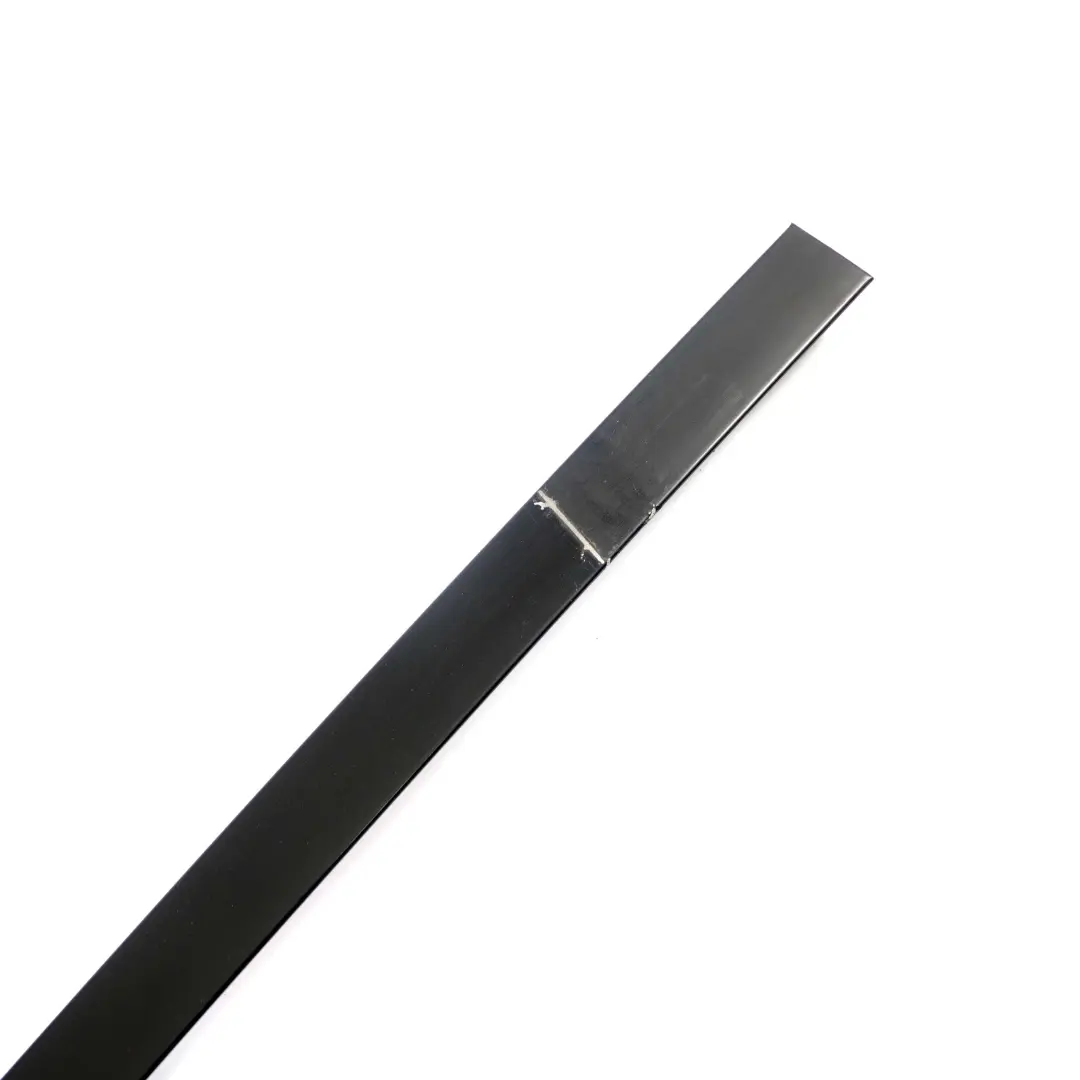 Right O/S Window Guide Web Cover Trim Glanzschwarz Black to BMW X3 Series E83 Rear with Part number 3427670 BMW X3 Series E83 Rear Right O/S Window Guide Web Cover Trim Glanzschwarz Black - SKU 3427670 - Part number 3427670