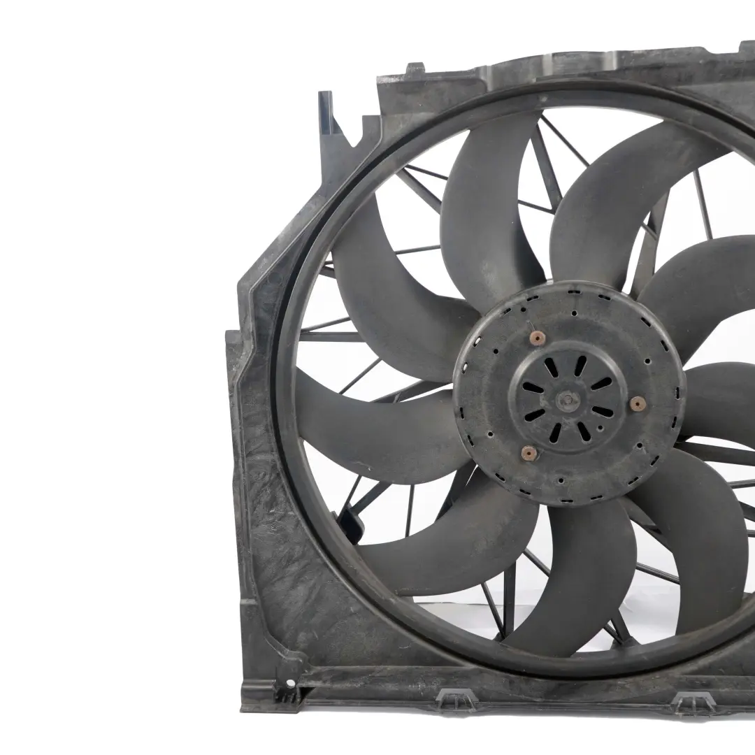 Ventilateur Refroidissement Moteur 600W 3415183 pour BMW X3 E83 à propos du numéro de pièce 3415181 BMW X3 E83 Ventilateur Refroidissement Moteur 600W 3415183 - SKU 3442089-1 - Numéro de pièce 3415181