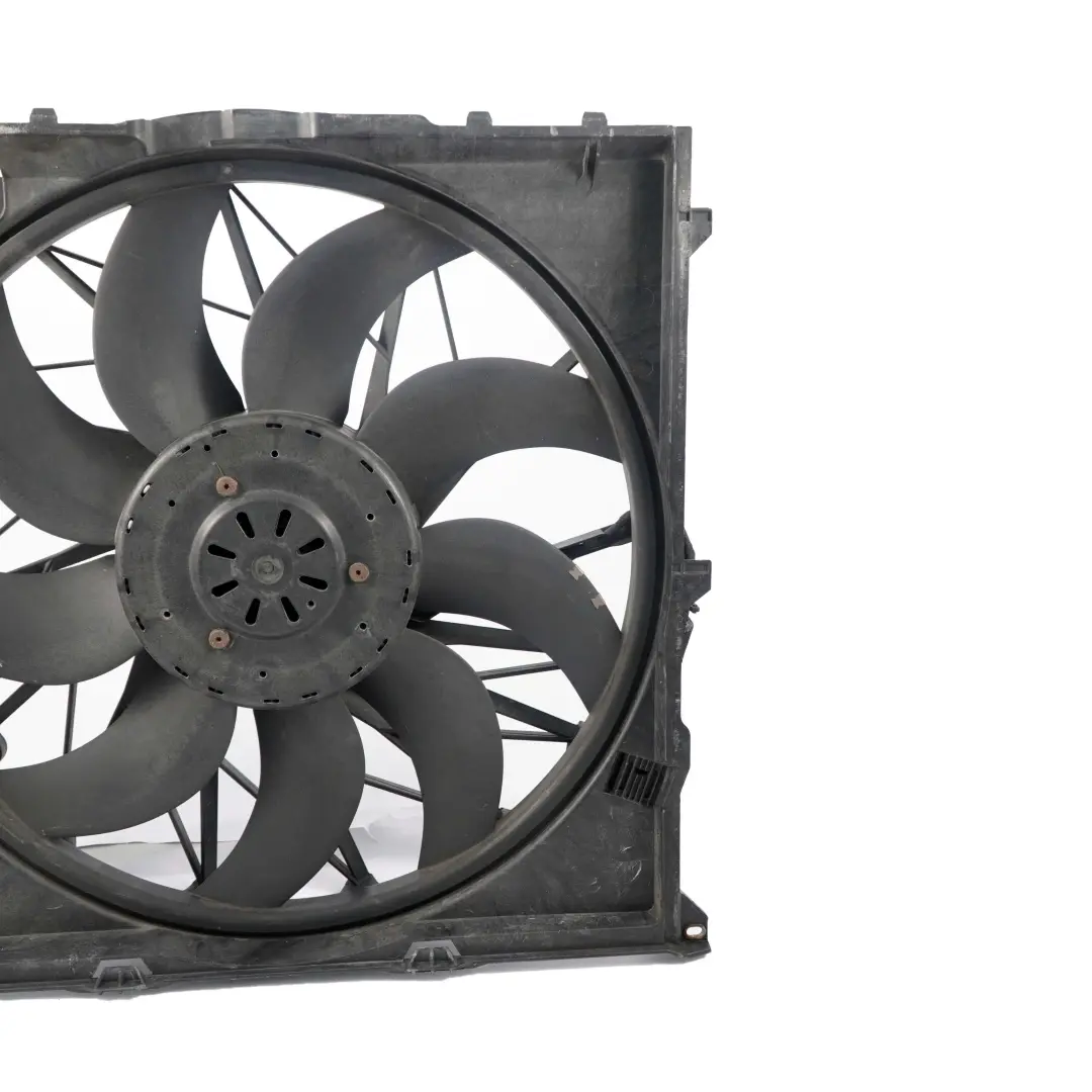 Ventilador Carcasa Carcasa 600W 3415183 para BMW X3 E83 Motor con número de pieza 3415181 BMW X3 E83 Motor Ventilador Carcasa Carcasa 600W 3415183 - SKU 3442089-1 - Número de pieza 3415181