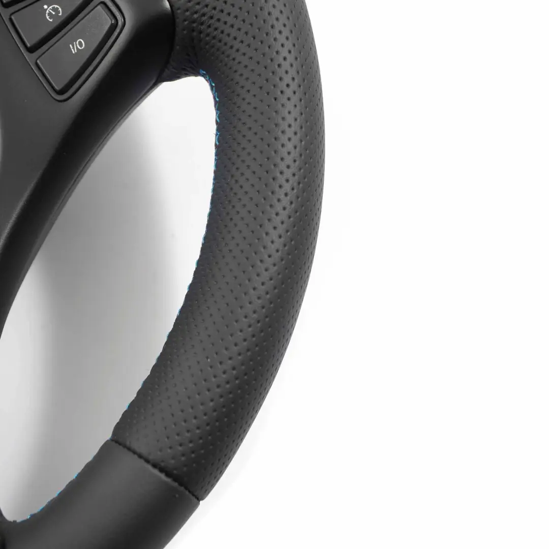 NOUVEAU Volant M Sport en cuir noir filé M-tricolored pour BMW X3 Series E83 à propos du numéro de pièce 3448451 BMW X3 Series E83 NOUVEAU Volant M Sport en cuir noir filé M-tricolored - SKU 3448451-1 - Numéro de pièce 3448451