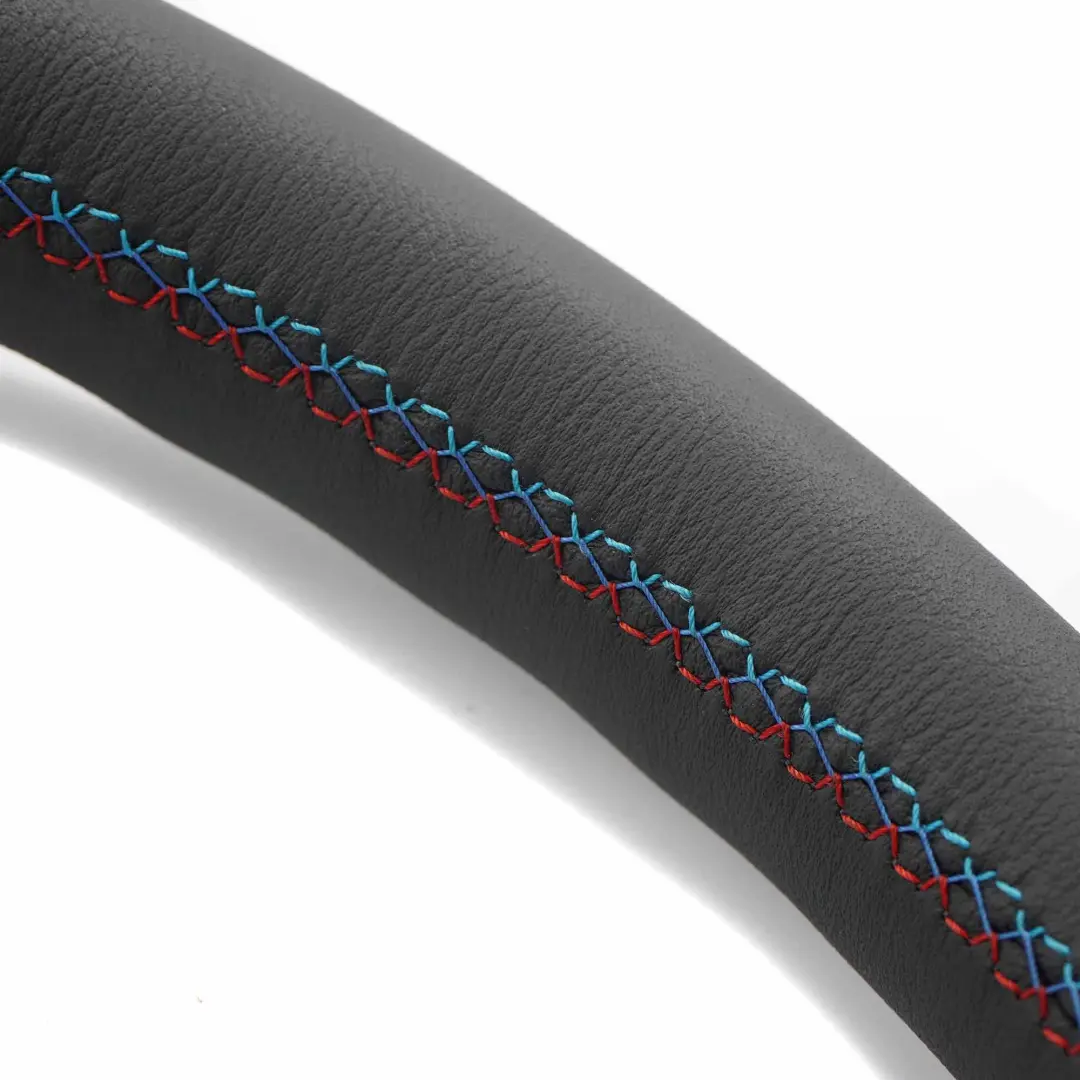 NOUVEAU Volant M Sport en cuir noir filé M-tricolored pour BMW X3 Series E83 à propos du numéro de pièce 3448451 BMW X3 Series E83 NOUVEAU Volant M Sport en cuir noir filé M-tricolored - SKU 3448451-1 - Numéro de pièce 3448451