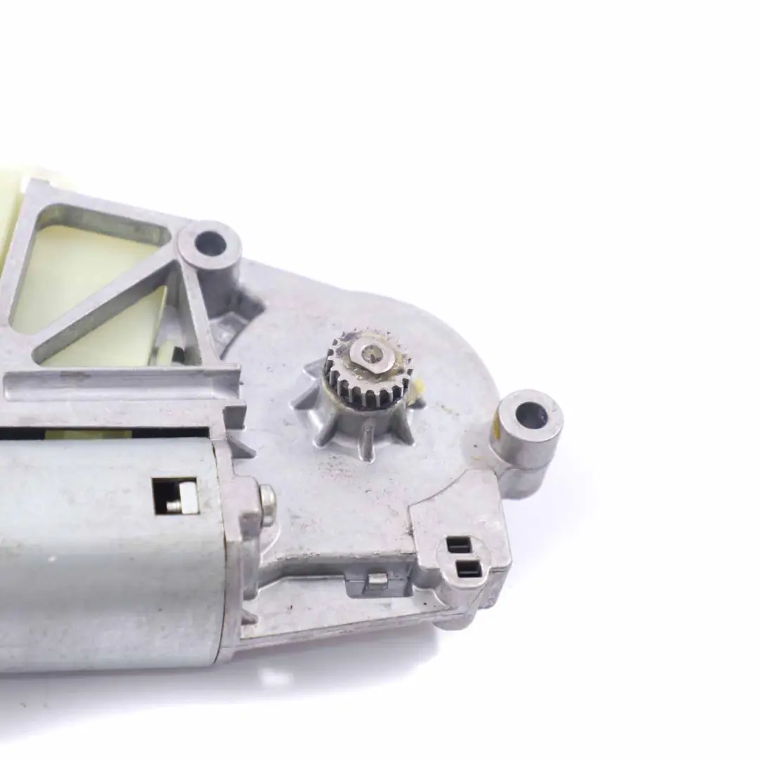 Tetto panoramico scorrevole Motore di azionamento per Mini Cooper R55 R56 R60 R61 con numero di parte 3448675 Mini Cooper R55 R56 R60 R61 Tetto panoramico scorrevole Motore di azionamento - SKU 3448675-1 - Numero di parte 3448675