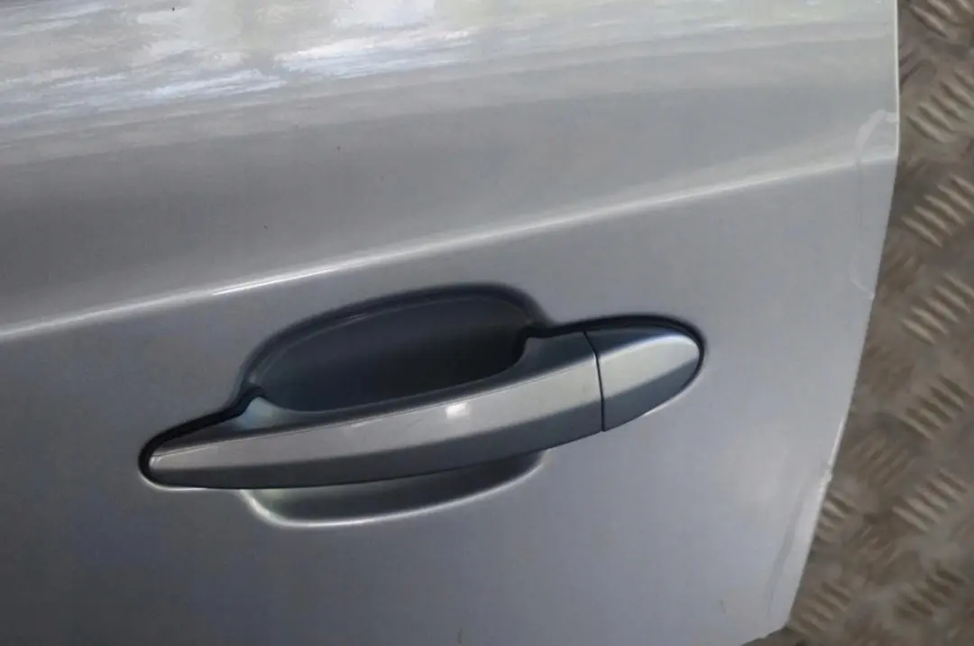 Puerta Trasera Izquierda Azul Agua Metalizado - 896 para BMW E83 2 con número de pieza 3449337 BMW E83 2 Puerta Trasera Izquierda Azul Agua Metalizado - 896 - SKU 3449337-WB2 - Número de pieza 3449337