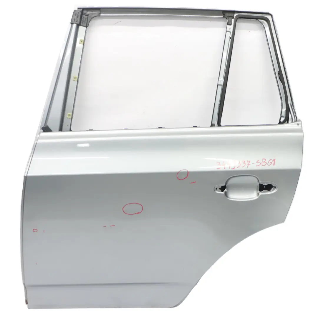 Puerta Trasera Izquierda Silbergrau Gris Plata Metalizado - A08 para BMW X3 E83 con número de pieza 3449337 BMW X3 E83 Puerta Trasera Izquierda Silbergrau Gris Plata Metalizado - A08 - SKU 3449337-SBG1 - Número de pieza 3449337