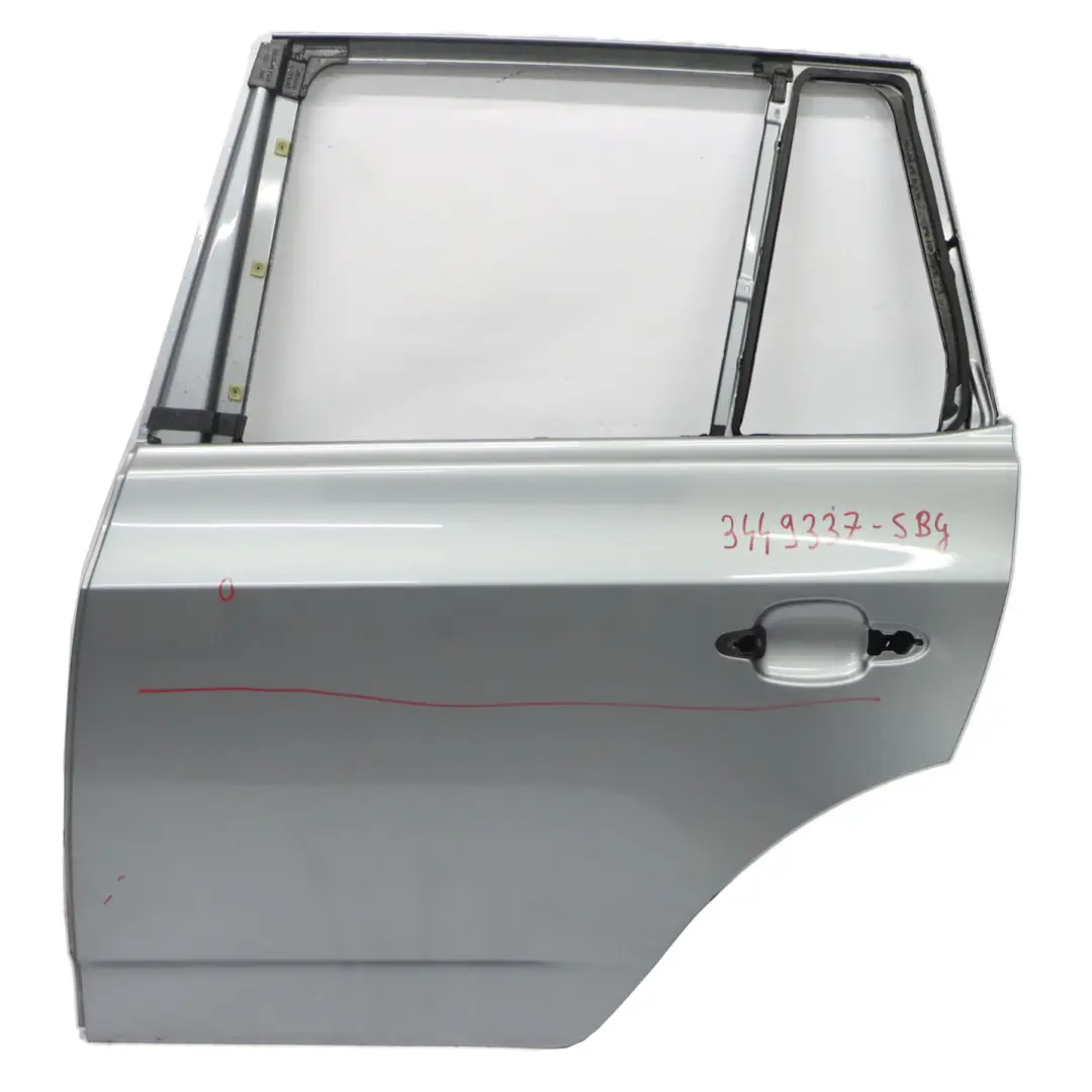 Drzwi Lewe Tylne Tył Szare Silbergrau Metallic - A08 do BMW E83 X3 o numerze 3449337 BMW E83 X3 Drzwi Lewe Tylne Tył Szare Silbergrau Metallic - A08 - SKU 3449337-SBG - Numer Części 3449337