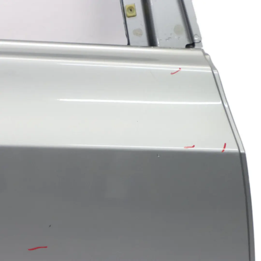 Drzwi Prawe Tylne Tył Szare Silbergrau Metallic - A08 do BMW E83 X3 o numerze 3449338 BMW E83 X3 Drzwi Prawe Tylne Tył Szare Silbergrau Metallic - A08 - SKU 3449338-SBG - Numer Części 3449338