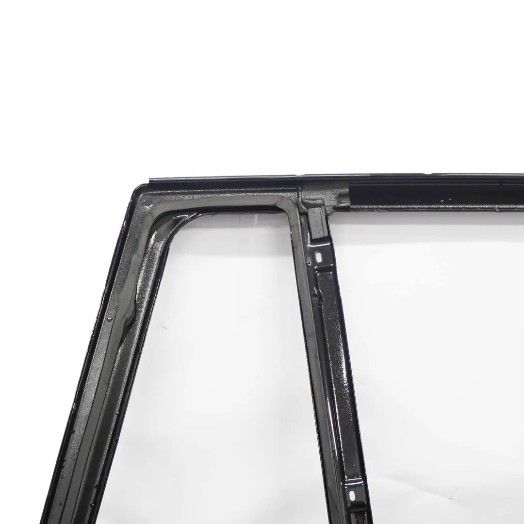 Portiera Posteriore Destra Nero 2 - 668 per BMW X3 E83 con numero di parte 3449338 BMW X3 E83 Portiera Posteriore Destra Nero 2 - 668 - SKU 3449338-SCH2 - Numero di parte 3449338