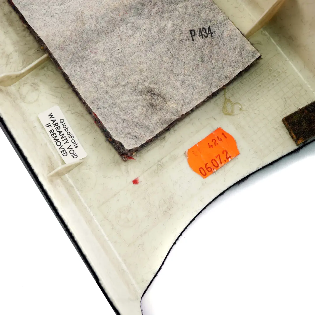 Copricolonna Posteriore Sinistro Antracite 3330489 per BMW X3 E83 con numero di parte 3449951 BMW X3 E83 Copricolonna Posteriore Sinistro Antracite 3330489 - SKU 3449951 - Numero di parte 3449951