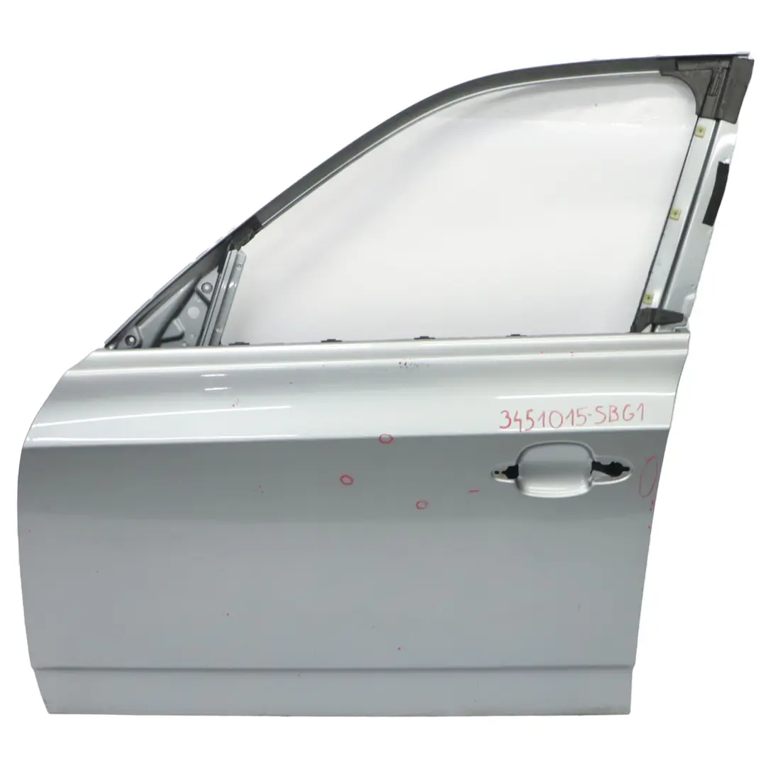 Drzwi Lewe Przednie Silbergrau Metallic - A08 do BMW X3 E83 o numerze 3451015 BMW X3 E83 Drzwi Lewe Przednie Silbergrau Metallic - A08 - SKU 3451015-SBG1 - Numer Części 3451015