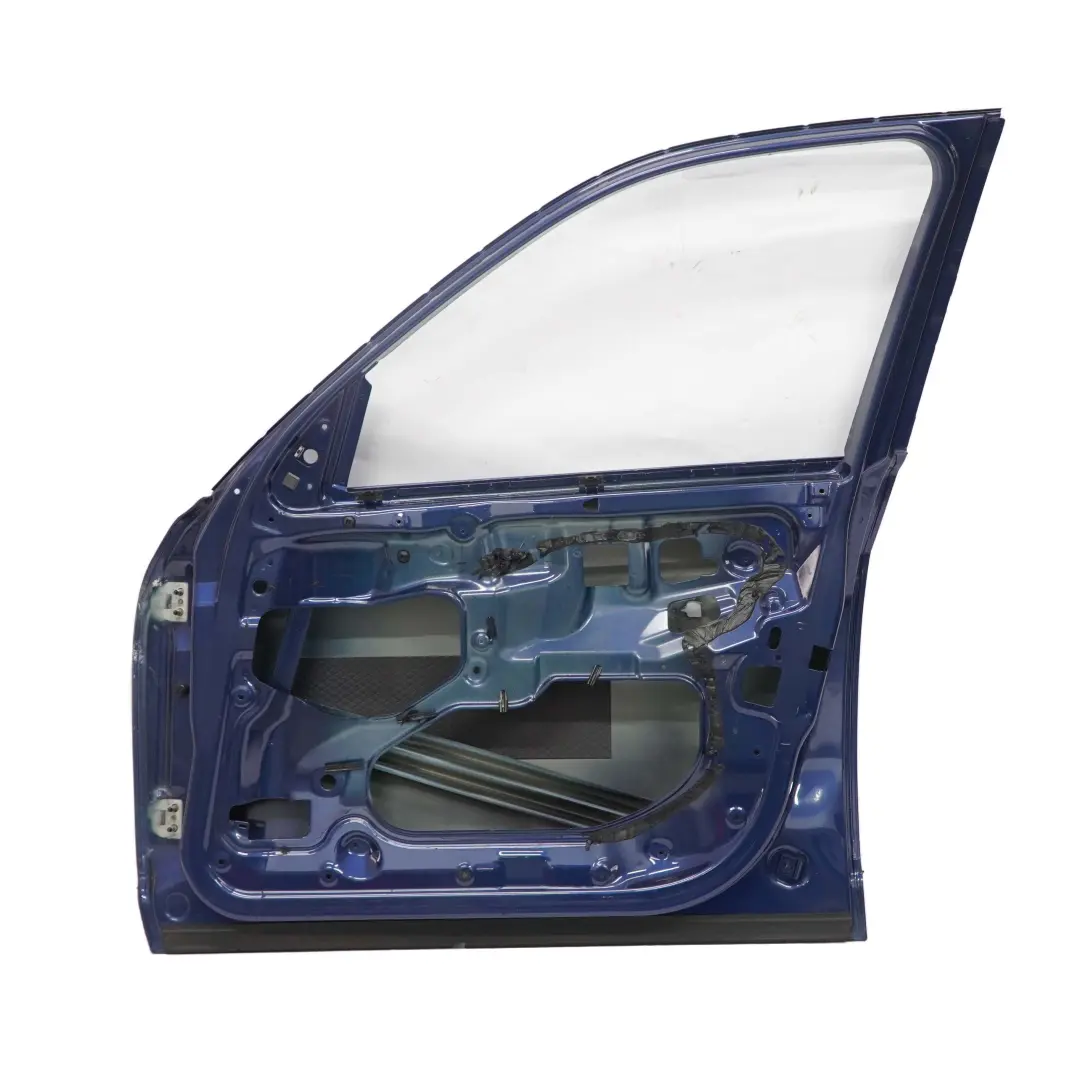 Drzwi prawy przód mysticblau do BMW X3 E83 o numerze 3451016 BMW X3 E83 Drzwi prawy przód mysticblau - SKU 3451016-MYS1 - Numer Części 3451016