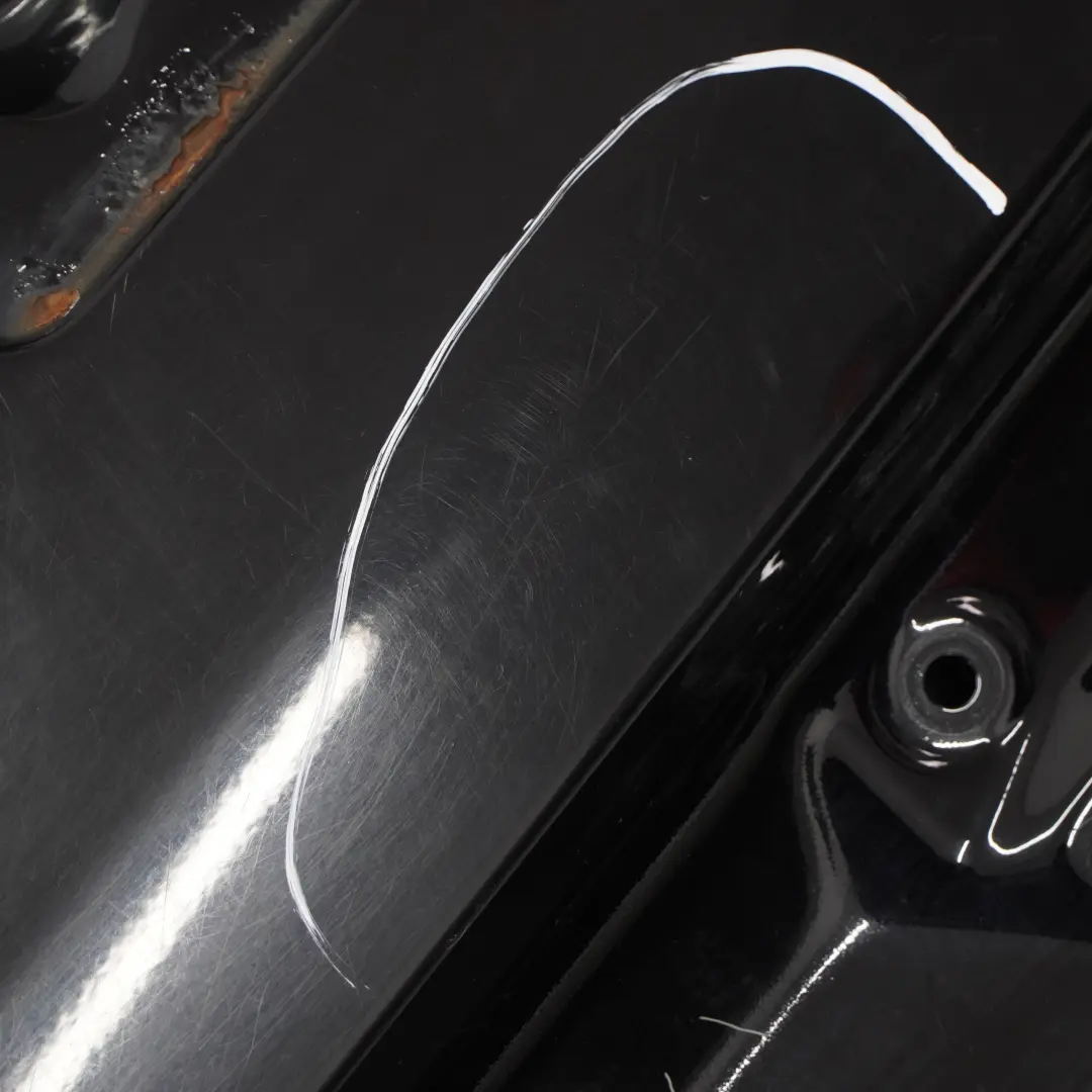 Klapa Bagażnika Tył Schwarz 2 - 668 do BMW X3 E83 o numerze 3452197 BMW X3 E83 Klapa Bagażnika Tył Schwarz 2 - 668 - SKU 3452197-SCH1 - Numer Części 3452197