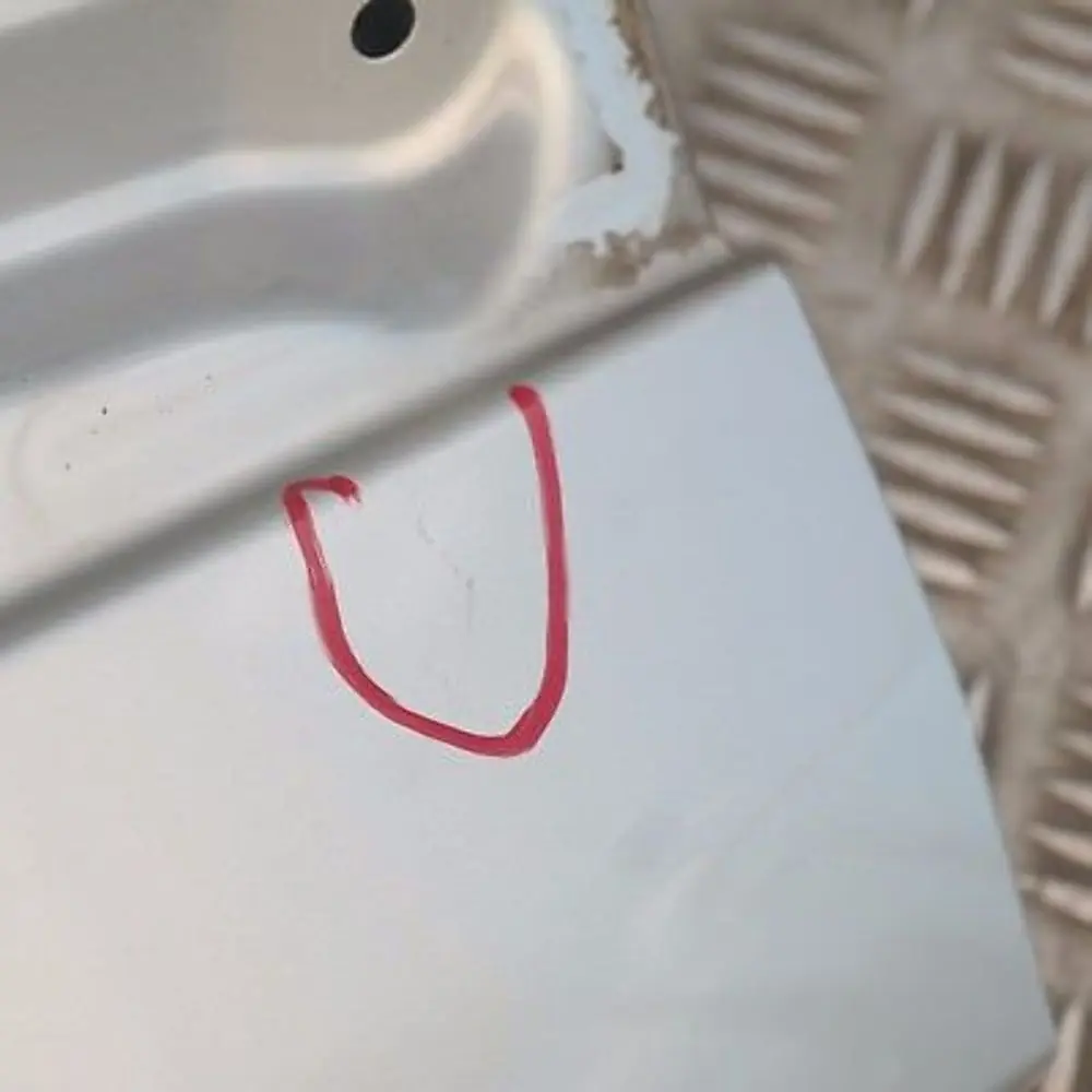 Klapa bagażnika tył titansilber 354 do BMW E83 X3 o numerze 3452197 BMW E83 X3 Klapa bagażnika tył titansilber 354 - SKU 3452197-TS2 - Numer Części 3452197