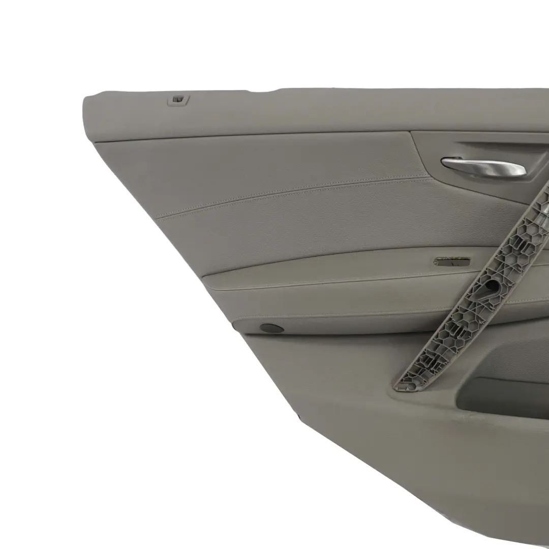 Posteriore Sinistro Porta Pannello Pelle Nevada Grigio per BMW X3 E83 LCI con numero di parte 3453887 BMW X3 E83 LCI Posteriore Sinistro Porta Pannello Pelle Nevada Grigio - SKU 3453887-1 - Numero di parte 3453887