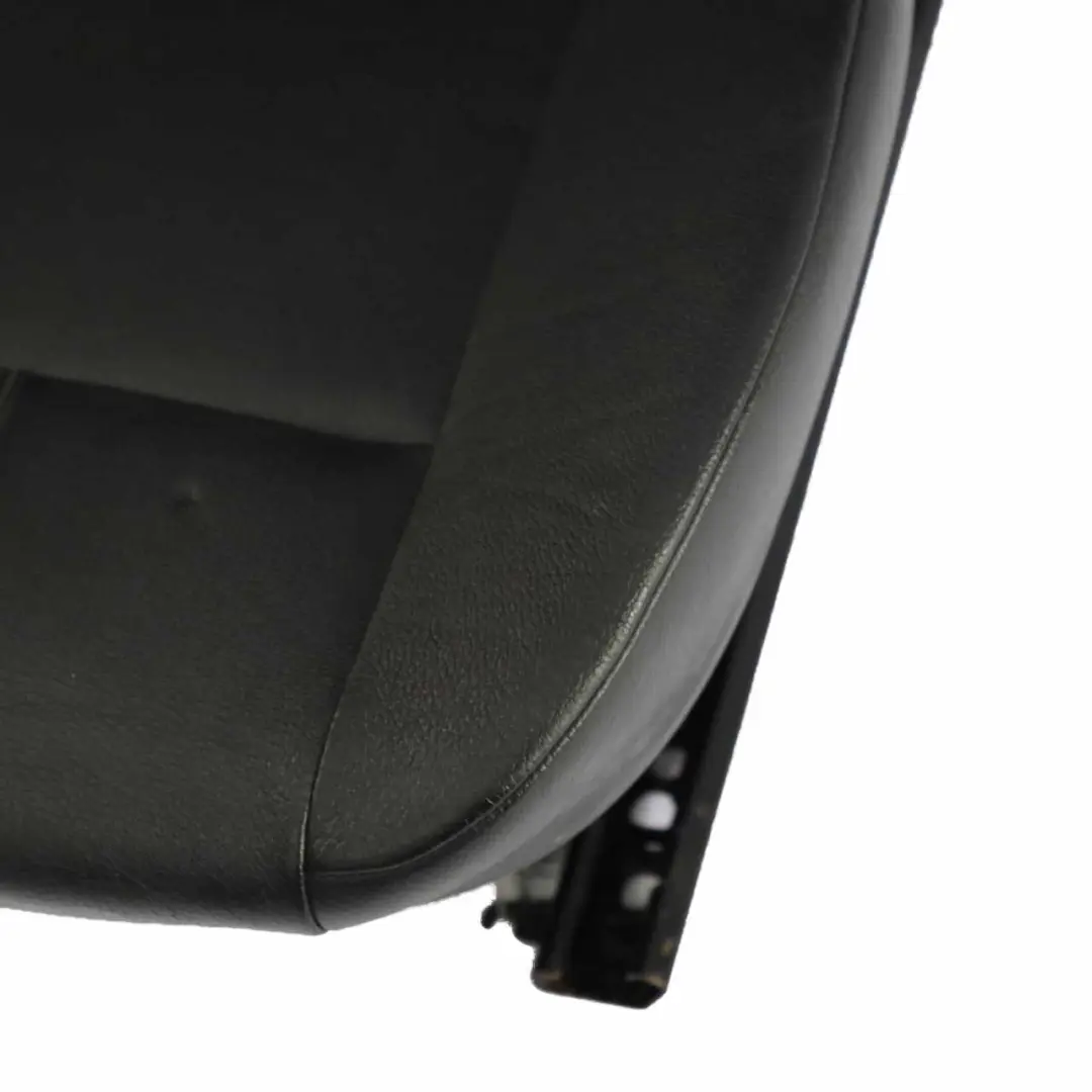 Pelle Nera Anteriore Destra Sedile Nevada per BMW X3 Serie E83 con numero di parte 3454312 BMW X3 Serie E83 Pelle Nera Anteriore Destra Sedile Nevada - SKU 3454312-5 - Numero di parte 3454312