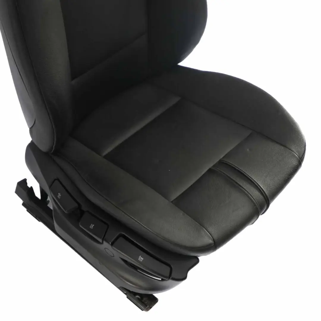 Fotel Prawy Skóra Nevada Black do BMW E83 X3 o numerze 3454312 BMW E83 X3 Fotel Prawy Skóra Nevada Black - SKU 3454312-5 - Numer Części 3454312