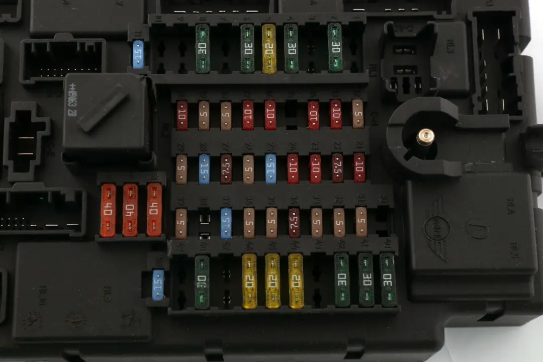 SPEG DC/DC Scatola Distribuzione Fusibili H5 per Mini Cooper One R56 Alto con numero di parte 3455236 Mini Cooper One R56 Alto SPEG DC/DC Scatola Distribuzione Fusibili H5 - SKU 3455236 - Numero di parte 3455236