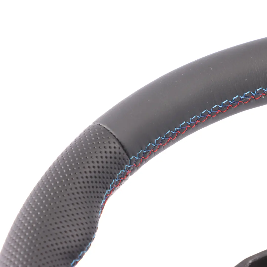 NUOVO Volante riscaldato M Sport in Pelle Nera M-tricolore per BMW X3 E83 LCI con numero di parte 3455484 BMW X3 E83 LCI NUOVO Volante riscaldato M Sport in Pelle Nera M-tricolore - SKU 3455484-1 - Numero di parte 3455484