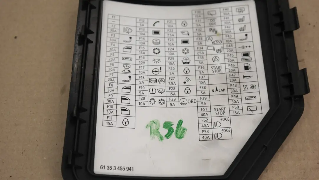 MINI R55 R56 Osłona Dekiel Zaślepka Bezpieczników - SKU 3455941 - Numer Części 61353455941