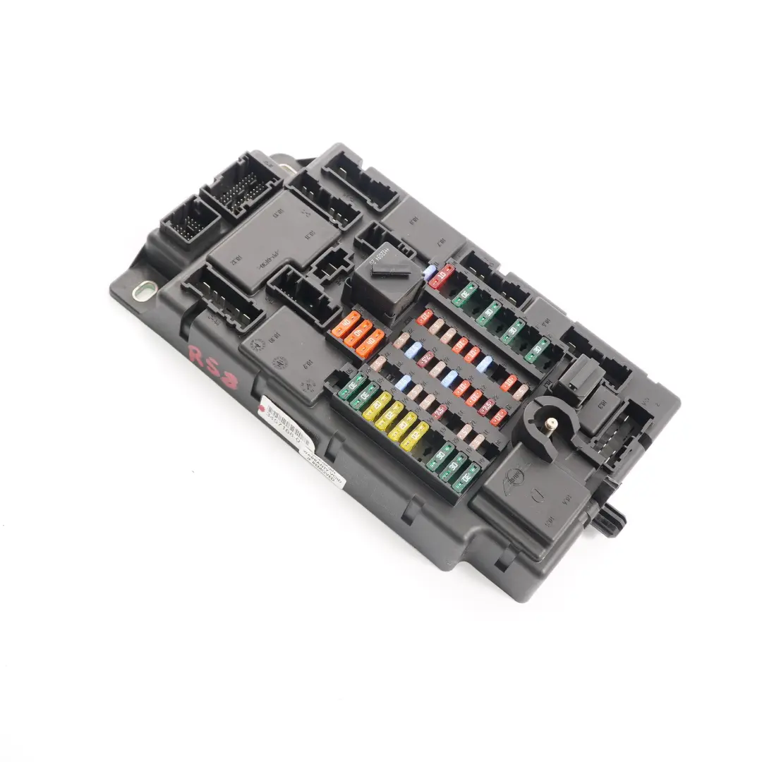 Boîte de distribution de fusibles PL3 SPEG H8 DC/DC pour Mini Cooper R58 à propos du numéro de pièce 3457168 Mini Cooper R58 Boîte de distribution de fusibles PL3 SPEG H8 DC/DC - SKU 3457168 - Numéro de pièce 3457168