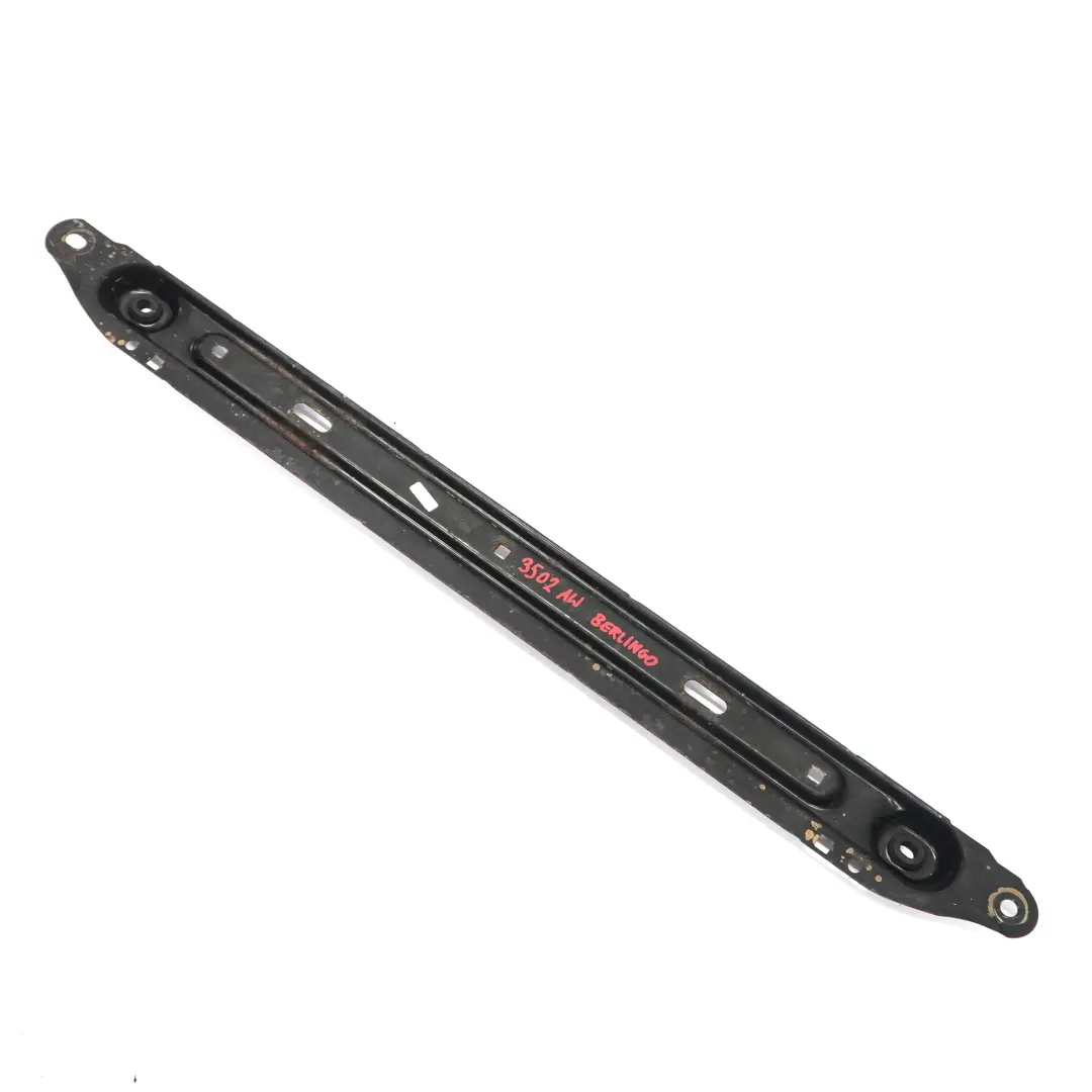  Barre d'écartement avant Citroen Berlingo Peugeot Partner Support - SKU 3502AW - Numéro de pièce 3502AW