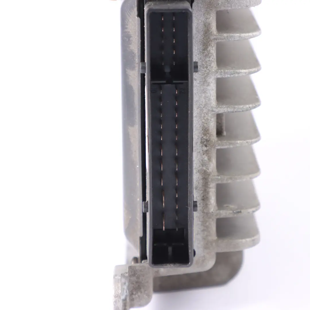 Wzmacniacz Audio Bose 5631B6 do Audi A4 B7 o numerze 355013 Audi A4 B7 Wzmacniacz Audio Bose 5631B6 - SKU 355013 ampassy 5631b6 - Numer Części 355013