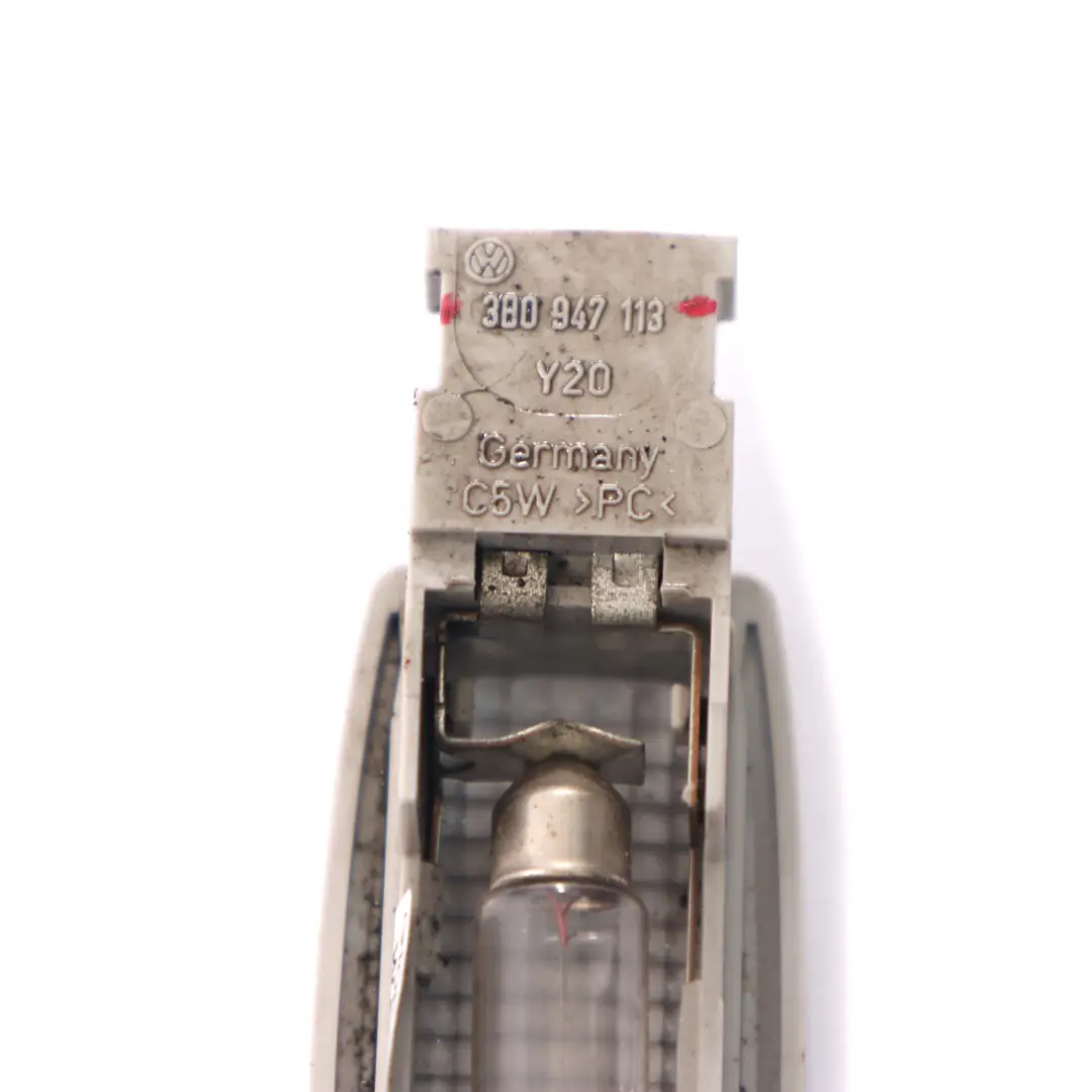 Interno Cabina Luce Lampada Parasole per VW Audi Golf 5 6 Audi A3 8P con numero di parte 380947113 VW Audi Golf 5 6 Audi A3 8P Interno Cabina Luce Lampada Parasole - SKU 380947113 - Numero di parte 380947113