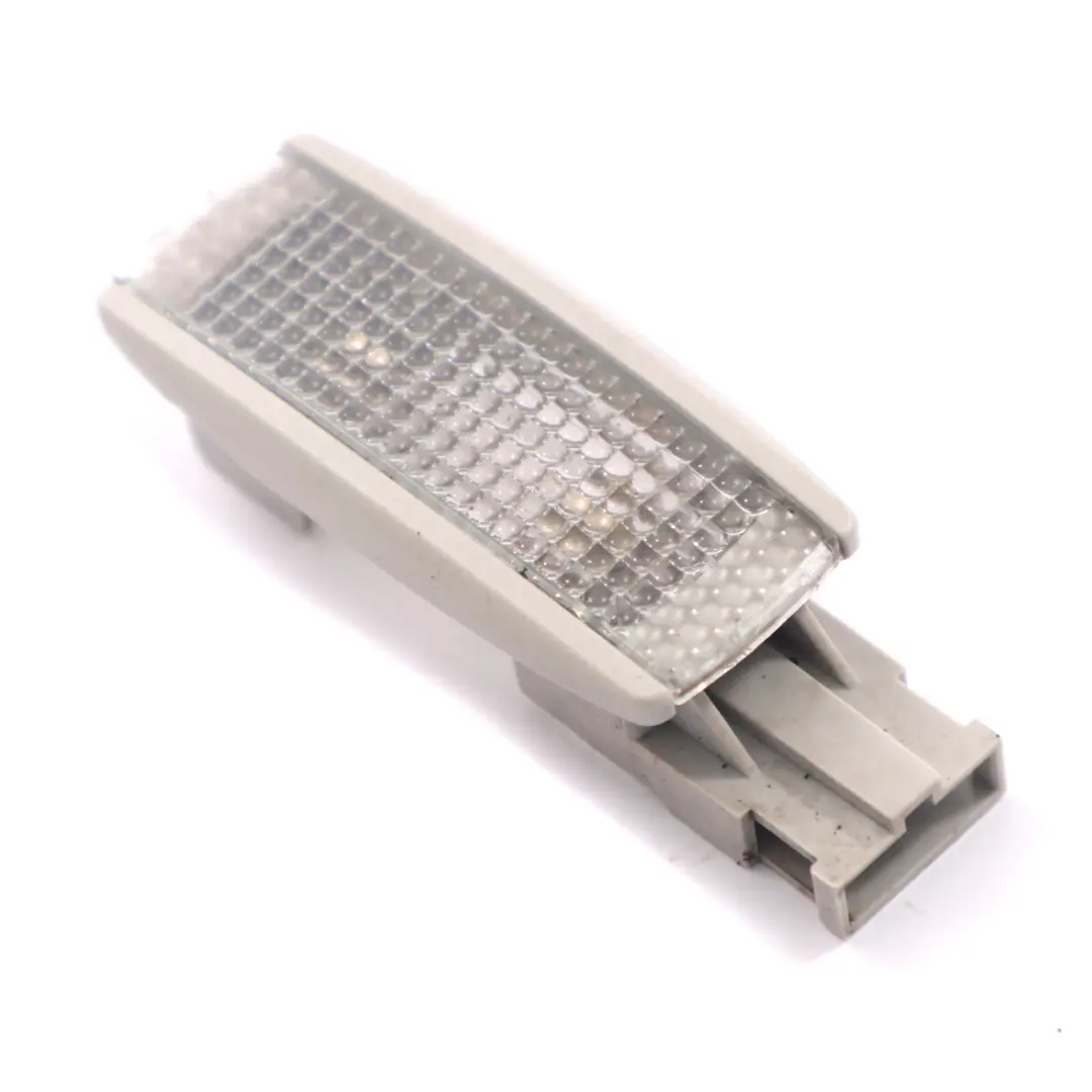 VW Audi Golf 5 6 Audi A3 8P Lampe de pare-soleil de l'habitacle - SKU 380947113 - Numéro de pièce 380947113