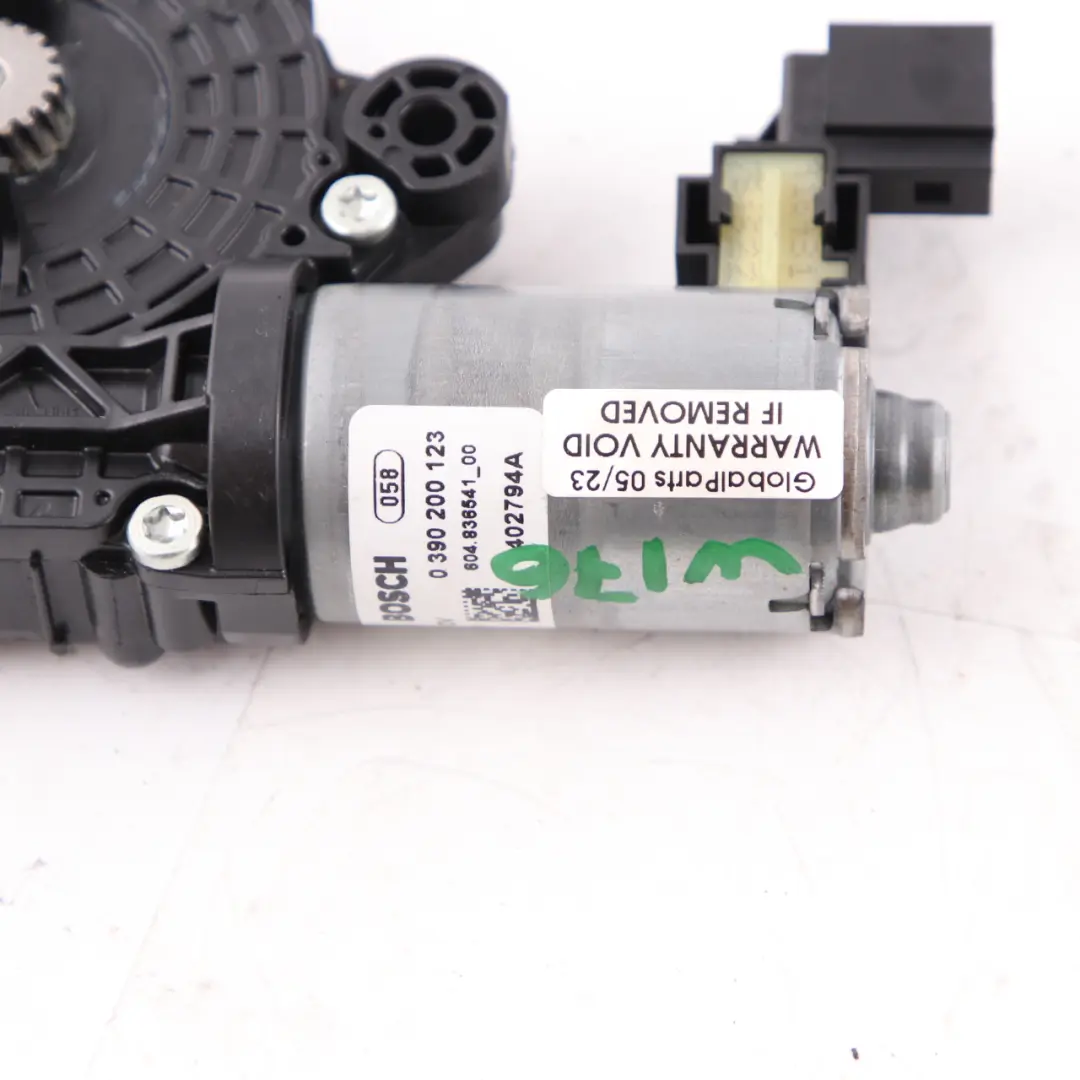  Moteur toit ouvrant Mercedes W176 Unité rouleau d'entraînement toit ouvrant - SKU 390200123 - Numéro de pièce 0390200123