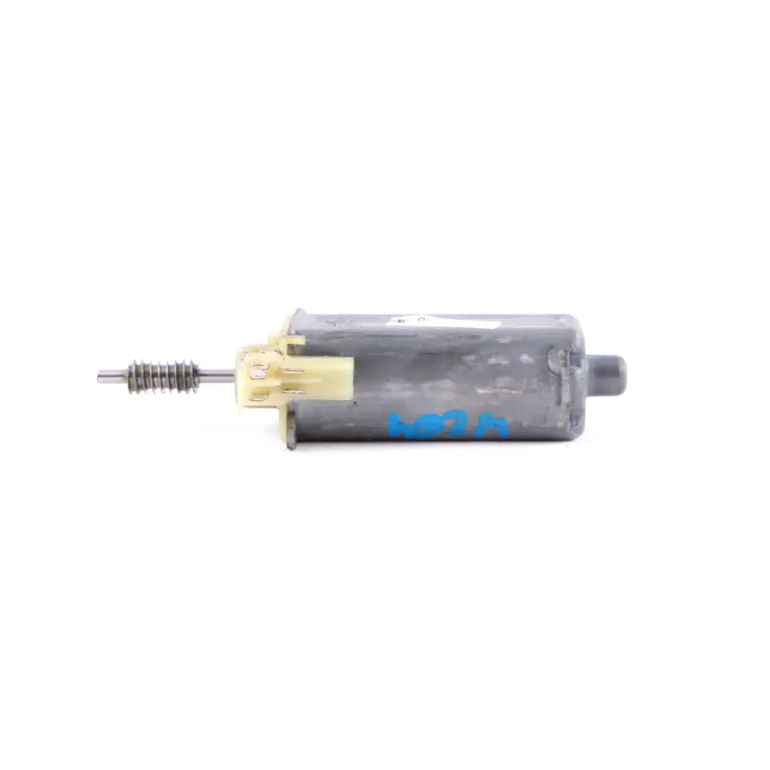  Mercedes-Benz C W204 Front Right O/S Seat Adjuster Motor Actuator 0 - SKU 390203206 - Part number 0390203206