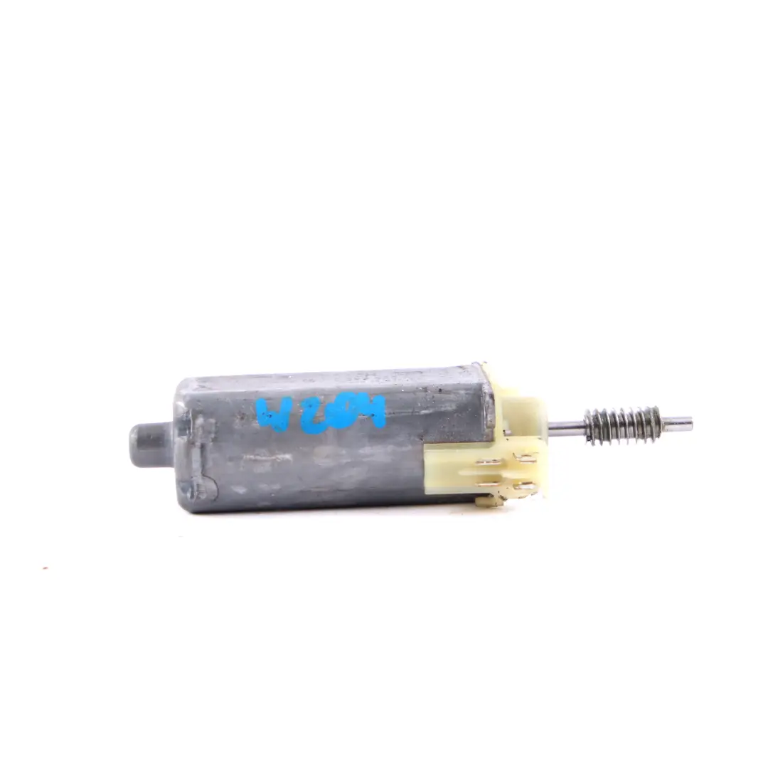  Mercedes-Benz C W204 Front Right O/S Seat Adjuster Motor Actuator 0 - SKU 390203206 - Part number 0390203206