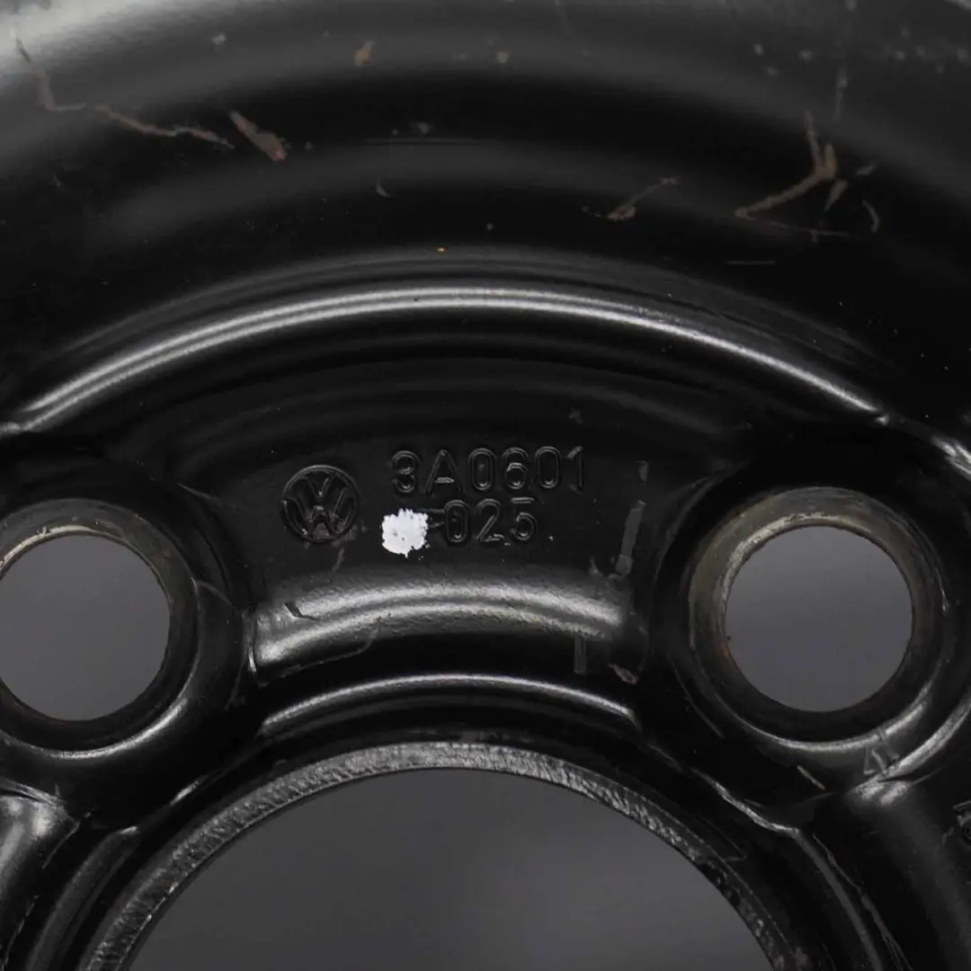 Koło Zapasowe R16 125/70 do VW Audi o numerze 3A0601025 VW Audi Koło Zapasowe R16 125/70 - SKU 3A0601025 - Numer Części 3A0601025