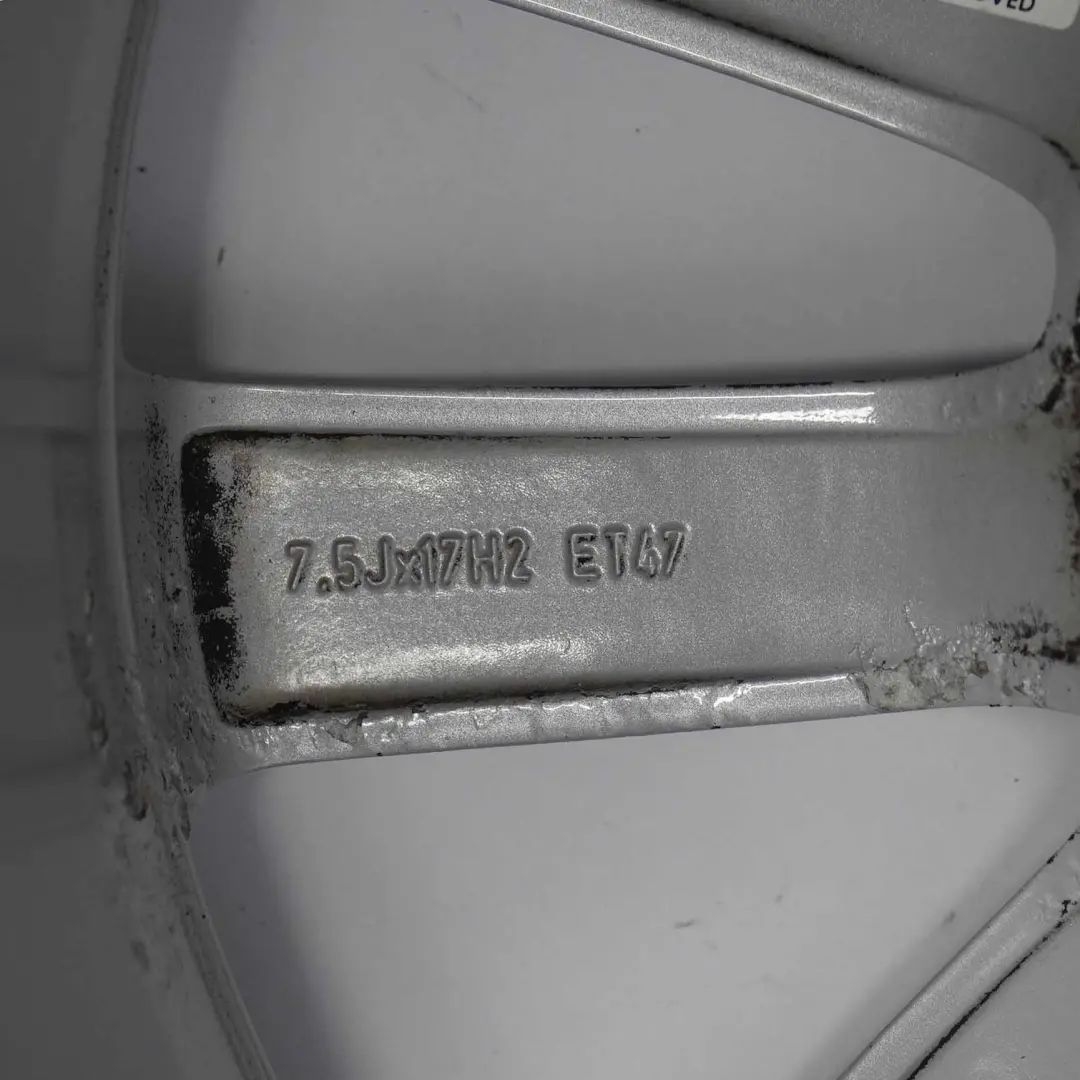 Silberne Leichtmetallfelge 17" ET:47 7,5J für VW Volkswagen Passat B7 mit Teilenummer 3AA601025AD VW Volkswagen Passat B7 Silberne Leichtmetallfelge 17" ET:47 7,5J - SKU 3AA601025AD-1 - Teilenummer 3AA601025AD