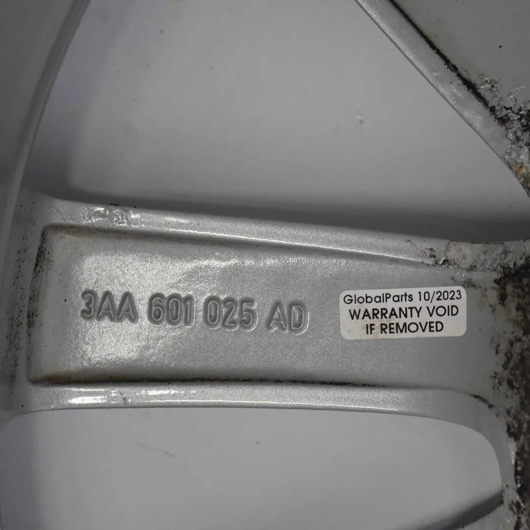 Felga Aluminiowa 17" 7,5J do VW Passat B7 o numerze 3AA601025AD VW Passat B7 Felga Aluminiowa 17" 7,5J - SKU 3AA601025AD-1 - Numer Części 3AA601025AD