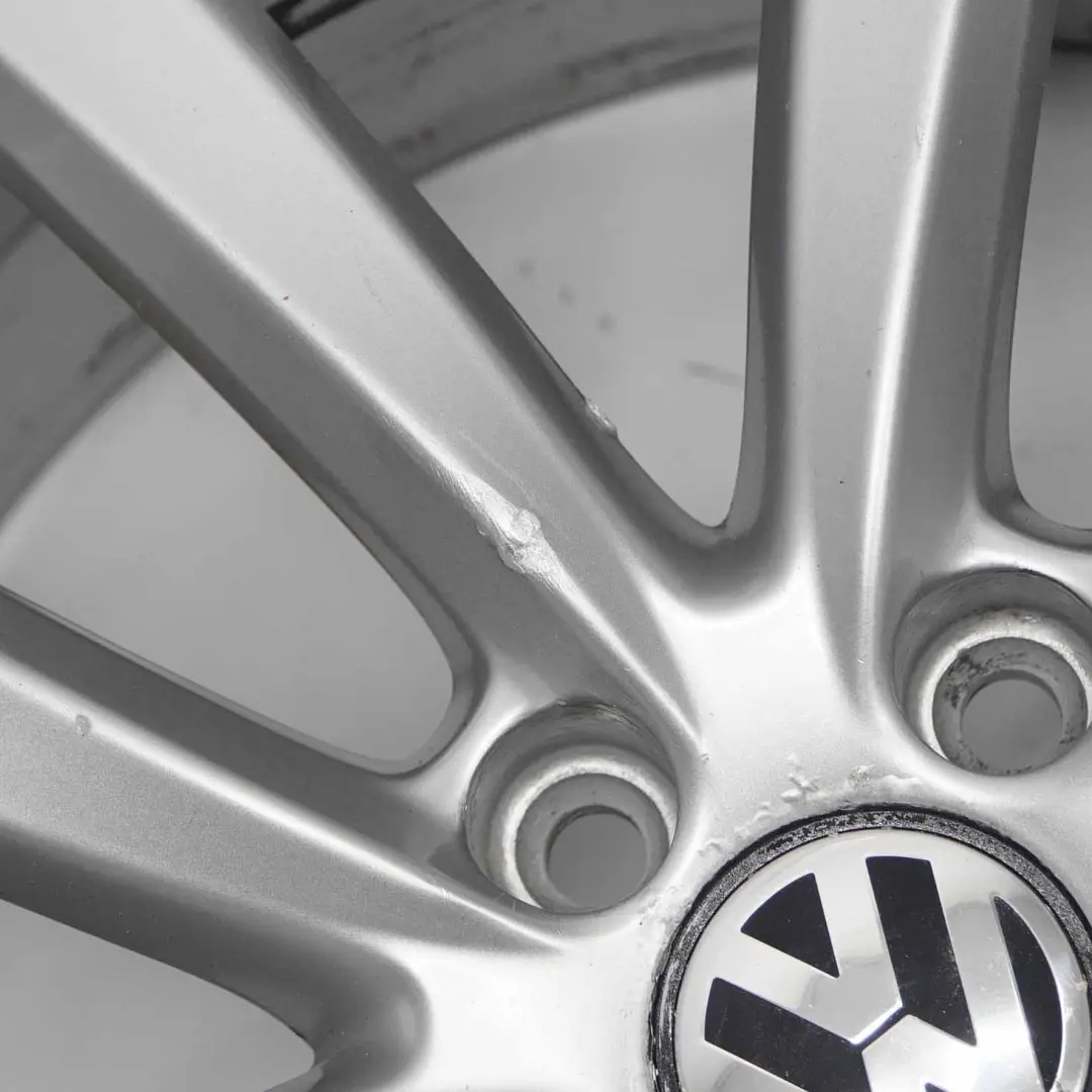 Felga Aluminiowa 17" 7,5J do VW Passat B7 o numerze 3AA601025AD VW Passat B7 Felga Aluminiowa 17" 7,5J - SKU 3AA601025AD-1 - Numer Części 3AA601025AD