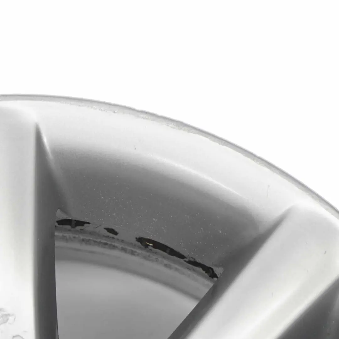 Argento Cerchio in lega 15" ET:37 7J per VW Volkswagen Passat B5 con numero di parte 3B0601025S VW Volkswagen Passat B5 Argento Cerchio in lega 15" ET:37 7J - SKU 3B0601025S-2 - Numero di parte 3B0601025S