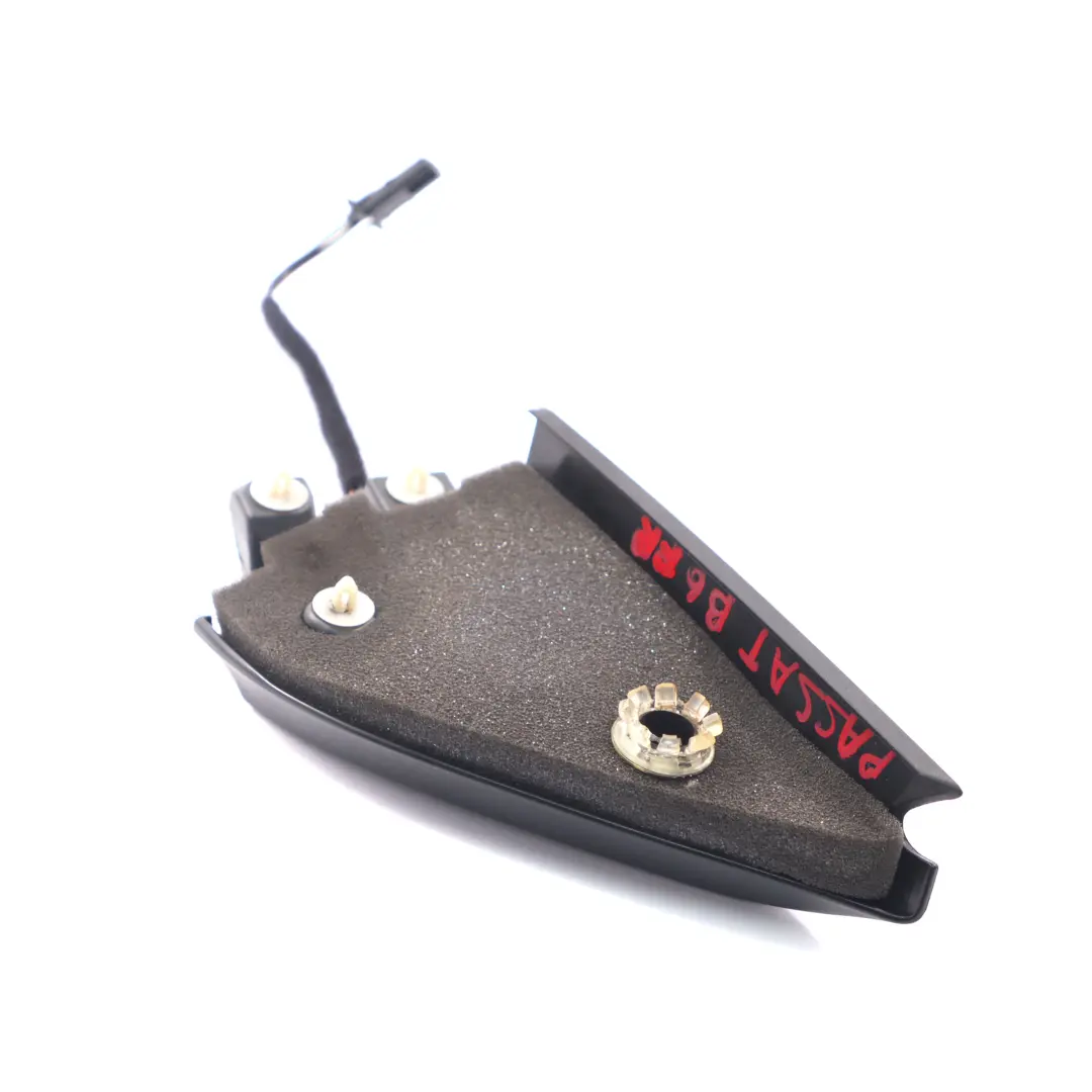 Tweeter Altavoz Triángulo Cubierta Delantera Derecha para VW Passat B6 con número de pieza 3C0035411 VW Passat B6 Tweeter Altavoz Triángulo Cubierta Delantera Derecha - SKU 3C0035411 - Número de pieza 3C0035411