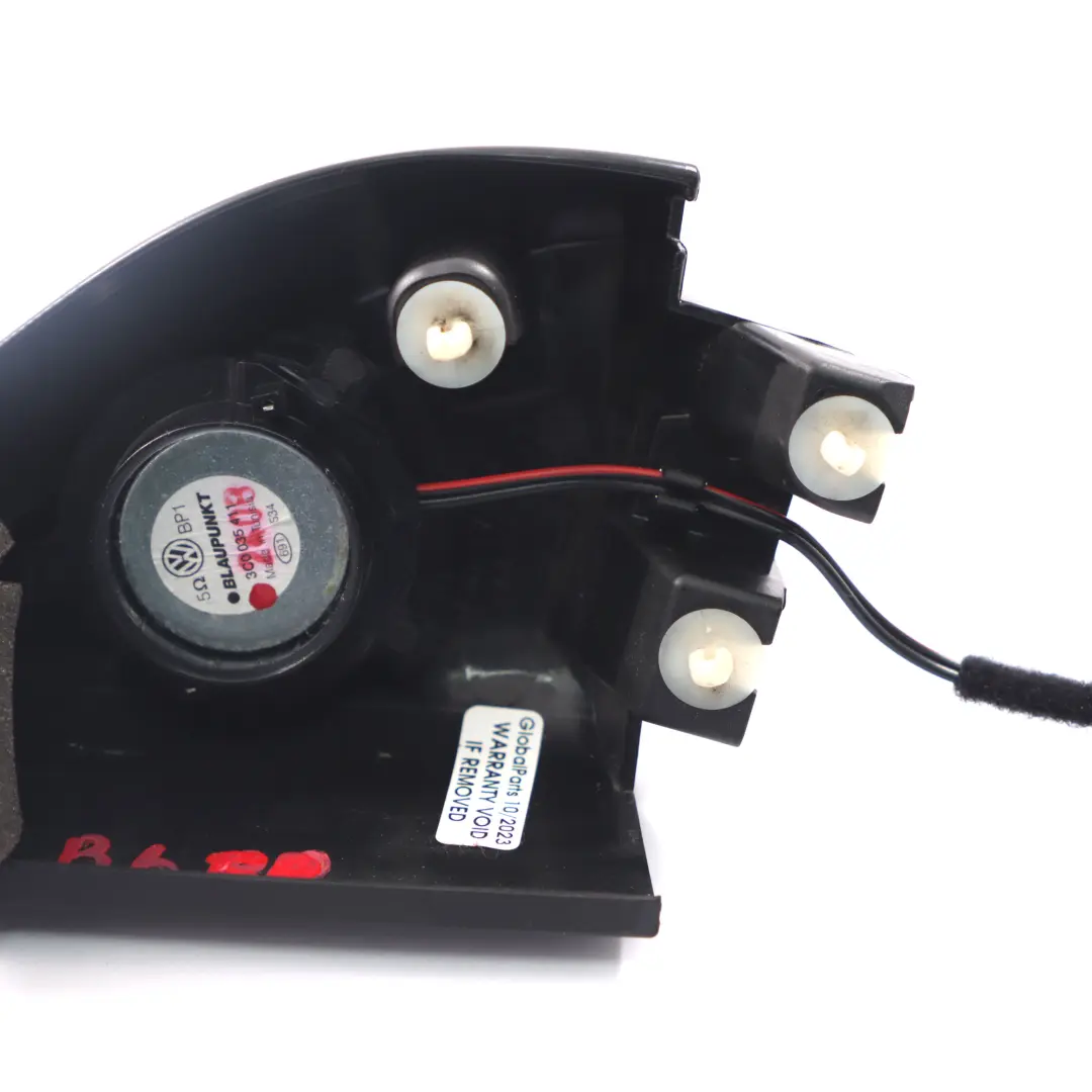 Tweeter Altoparlante Triangolo Copertura Anteriore Destro per VW Passat B6 con numero di parte 3C0035411 VW Passat B6 Tweeter Altoparlante Triangolo Copertura Anteriore Destro - SKU 3C0035411 - Numero di parte 3C0035411