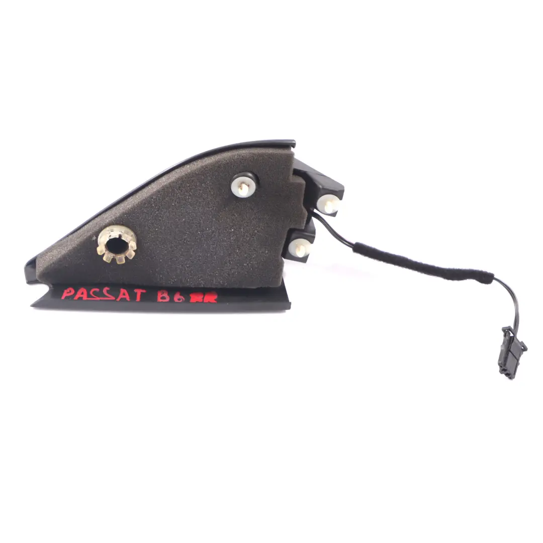 Tweeter Altavoz Triángulo Cubierta Delantera Derecha para VW Passat B6 con número de pieza 3C0035411 VW Passat B6 Tweeter Altavoz Triángulo Cubierta Delantera Derecha - SKU 3C0035411 - Número de pieza 3C0035411