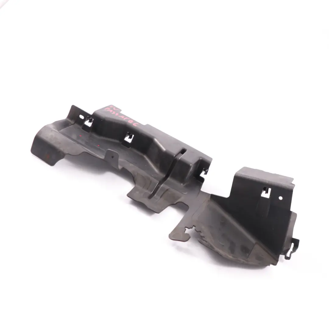 Guide Du Canal Refroidissement D'air Gauche Du Radiateur pour VW Passat B6 à propos du numéro de pièce 3C0121283 VW Passat B6 Guide Du Canal Refroidissement D'air Gauche Du Radiateur - SKU 3C0121283 - Numéro de pièce 3C0121283