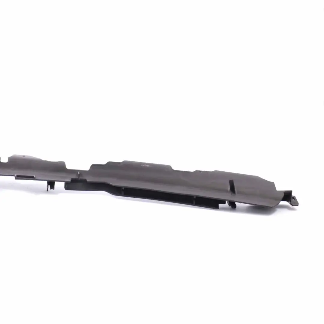 Frontplatte Lufteinlass Kanal Führung Kanal für VW Volkswagen Passat B6 mit Teilenummer 3C0121330 VW Volkswagen Passat B6 Frontplatte Lufteinlass Kanal Führung Kanal - SKU 3C0121330-1 - Teilenummer 3C0121330