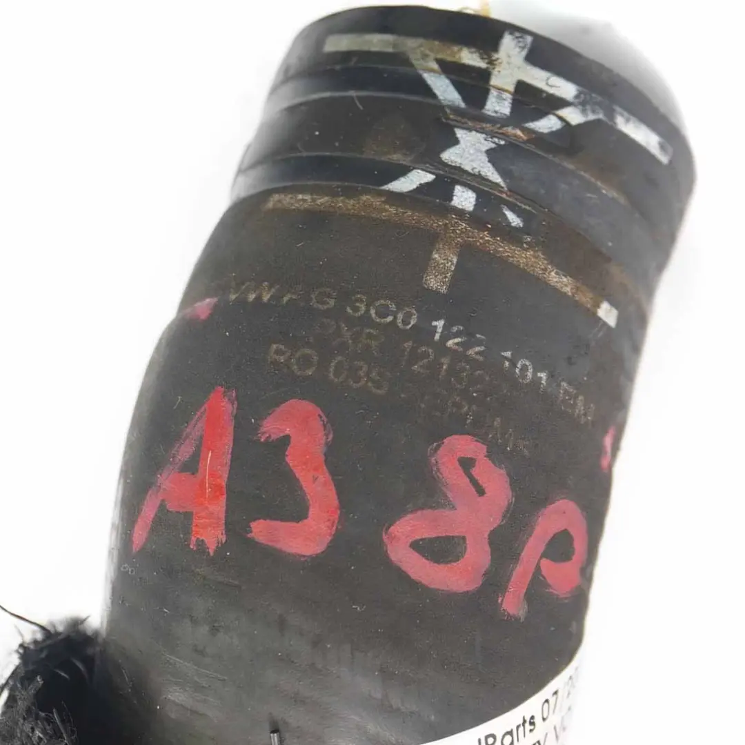 Manguera agua radiador Tubería de refrigerante para Audi A3 8P 2.0 TDI con número de pieza 3C0122101EM Audi A3 8P 2.0 TDI Manguera agua radiador Tubería de refrigerante - SKU 3C0122101EM - Número de pieza 3C0122101EM
