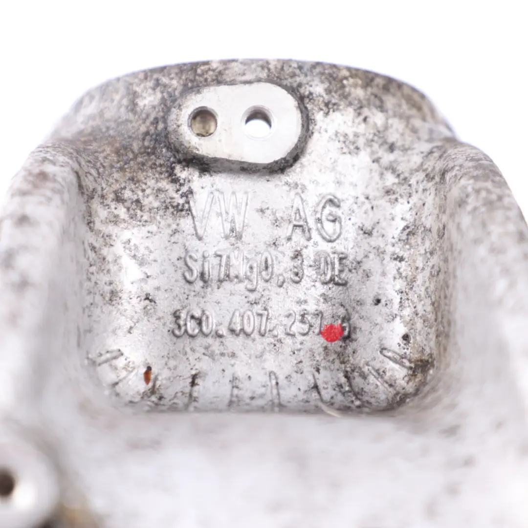 Zwrotnica Lewy Przód do Volkswagen Passat B6 o numerze 3C0407257G Volkswagen Passat B6 Zwrotnica Lewy Przód - SKU 3C0407257G - Numer Części 3C0407257G