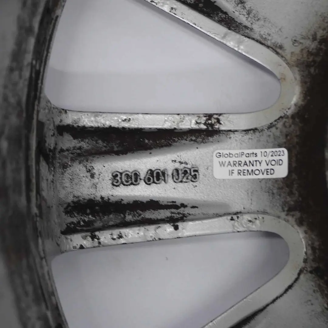 Alloy Wheel Rim 16" ET:45 7J to VW Volkswagen Passat B6 Silver with Part number 3C0601025 VW Volkswagen Passat B6 Silver Alloy Wheel Rim 16" ET:45 7J - SKU 3C0601025-1 - Part number 3C0601025