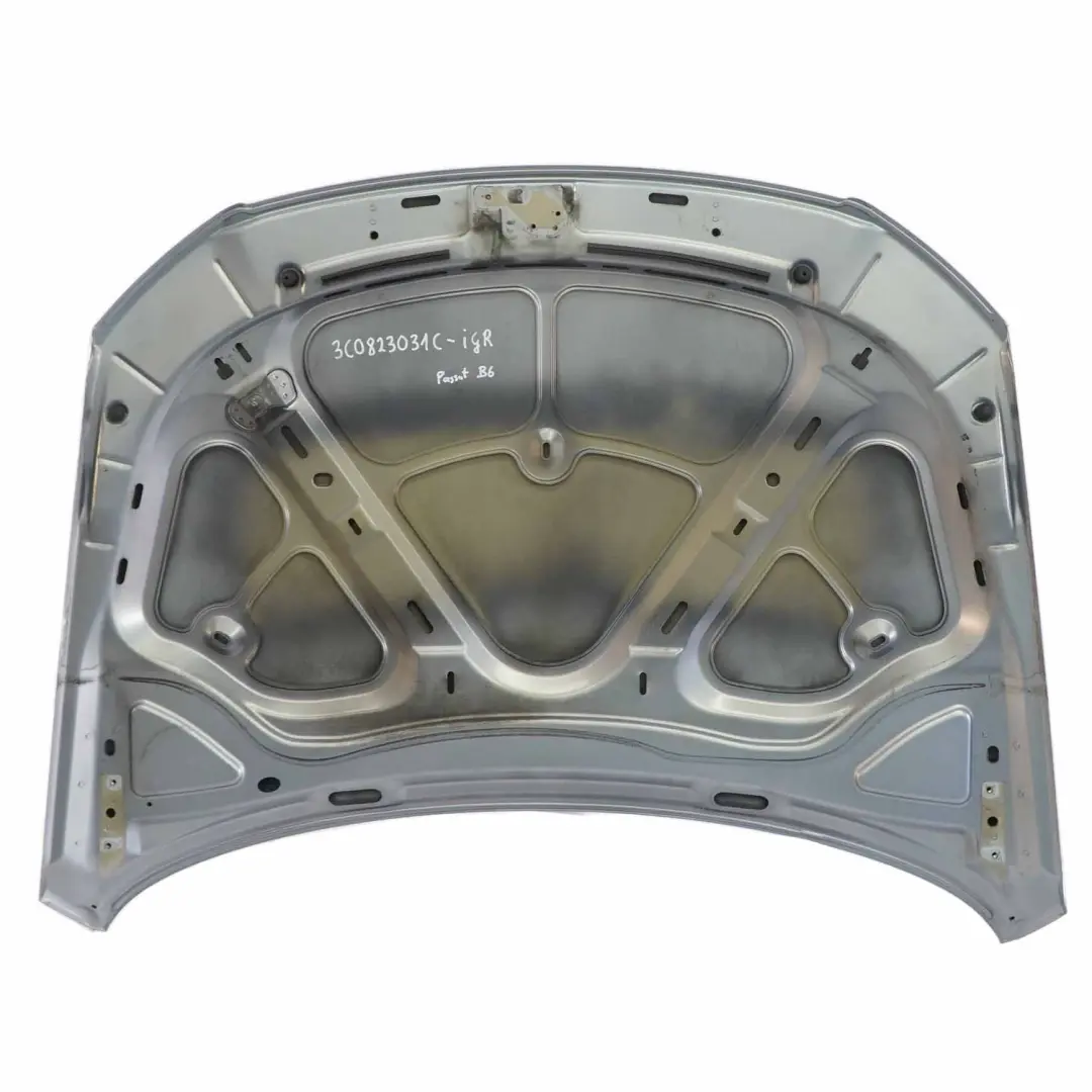 Maska Silnika Iron Grey do Volkswagen VW Passat B6 o numerze 3C0823031C Volkswagen VW Passat B6 Maska Silnika Iron Grey - SKU 3C0823031C-IGR - Numer Części 3C0823031C