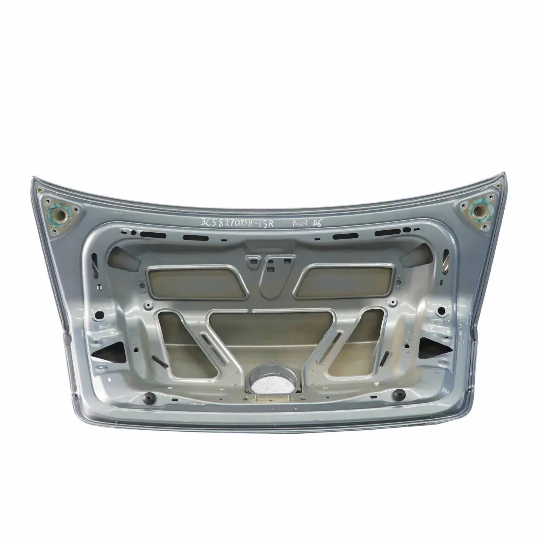 Boot Trunk Lid Volkswagen VW Passat B6 Rear Tailgate Iron Grey Metallic - LC7Z to with Part number 3C5827025H Boot Trunk Lid Volkswagen VW Passat B6 Rear Tailgate Iron Grey Metallic - LC7Z - SKU 3C5827025H-IGR - Part number 3C5827025H