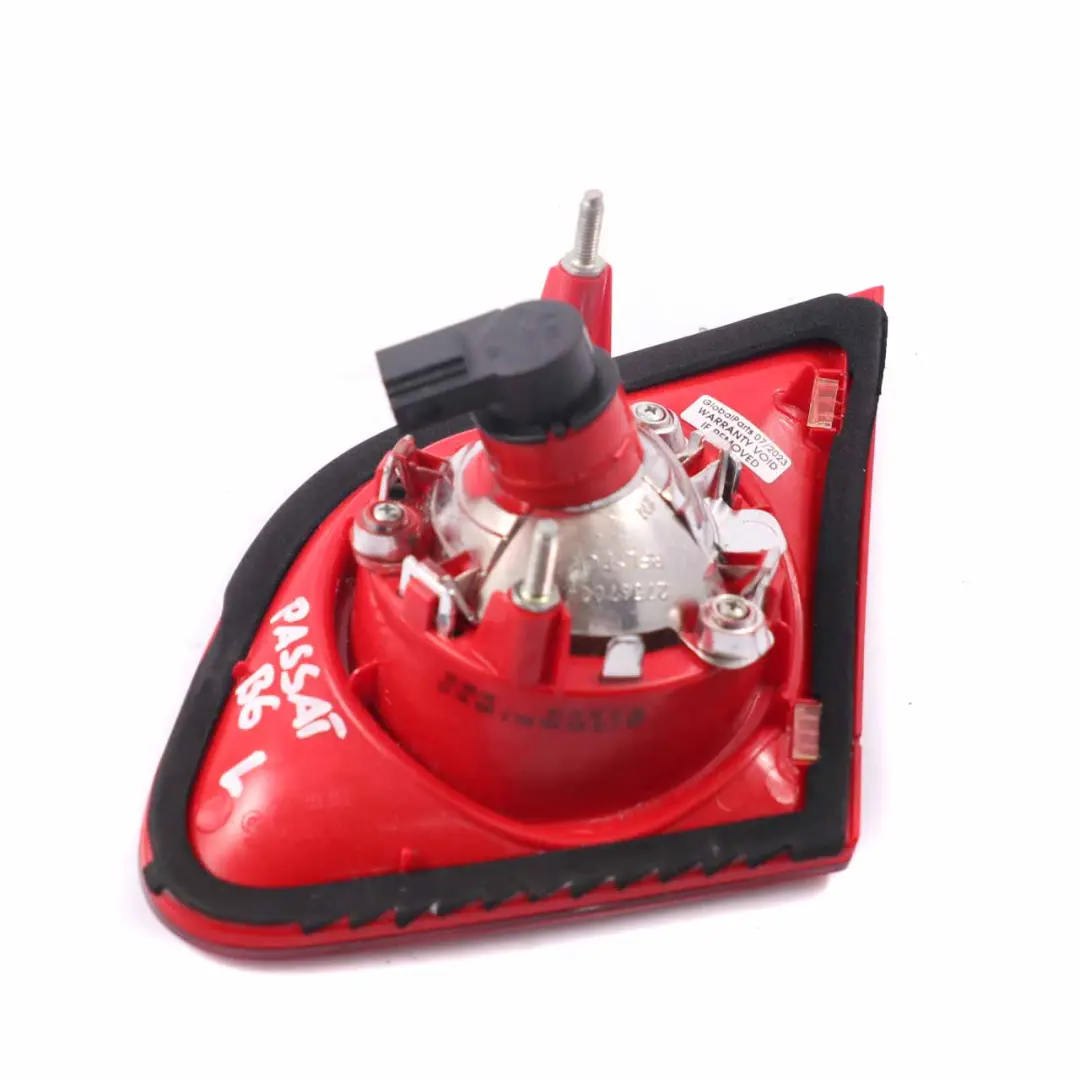 Lampa Lewy Tył do VW Volkswagen Passat B6 Sedan o numerze 3C5945093F VW Volkswagen Passat B6 Sedan Lampa Lewy Tył - SKU 3C5945093F - Numer Części 3C5945093F