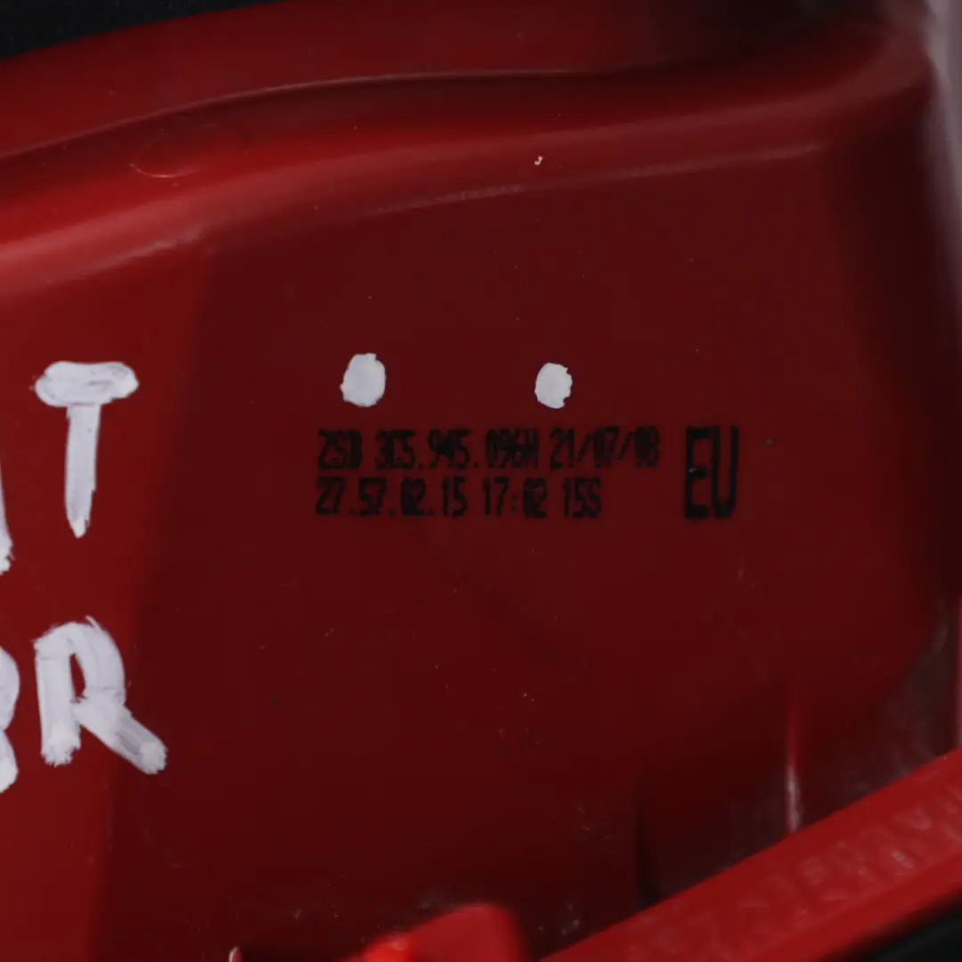 Fanale posteriore destro Fanale posteriore per VW Passat B6 Berlina con numero di parte 3C5945096H VW Passat B6 Berlina Fanale posteriore destro Fanale posteriore - SKU 3C5945096H - Numero di parte 3C5945096H