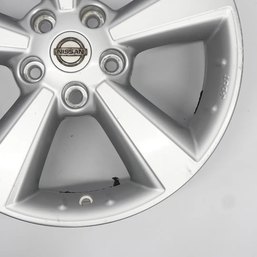 Silberne Leichtmetallfelge 17" ET:40 6.5J für Nissan Qashqai J10 mit Teilenummer 40300EY17C Nissan Qashqai J10 Silberne Leichtmetallfelge 17" ET:40 6.5J - SKU 40300EY17C-2 - Teilenummer 40300EY17C