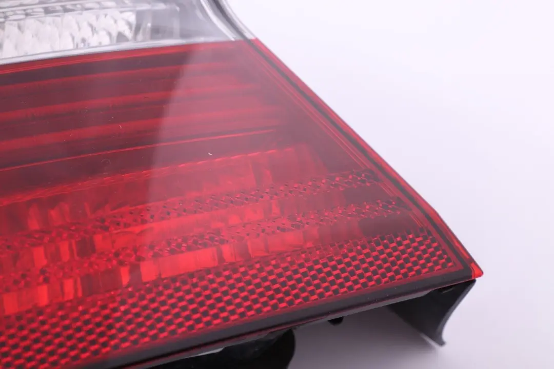 BMW 3 SERIES E90 Lamp Light In The Side Panel Rear Left N/S 0 - SKU 406879 - Part number 406879