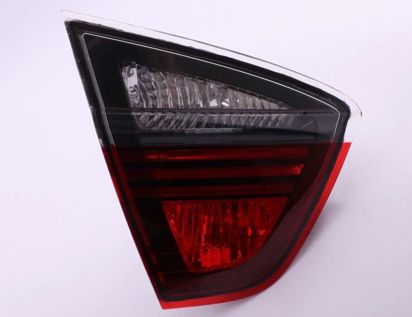 BMW 3 Reihe E90 Heckleuchte Heckklappe links 63210406883 0406883